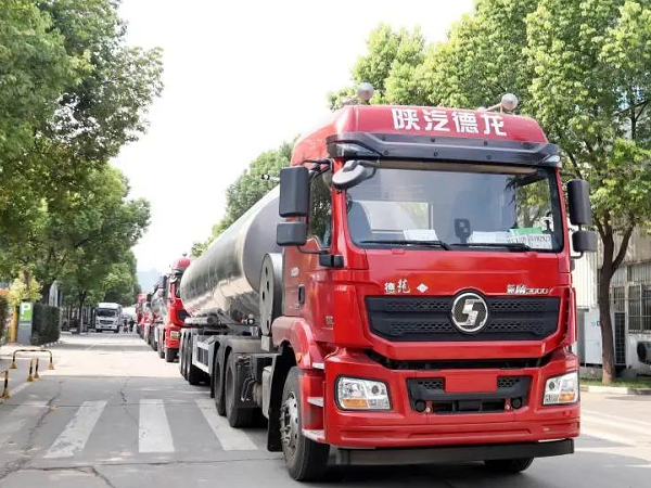 疫情之下，海外客戶線上訂車，20臺(tái)凌宇罐車批量交付！