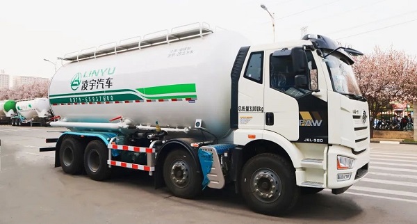 凌宇干混砂漿車的特點(diǎn)都有什么？