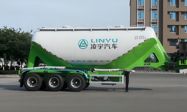 35方超輕立式粉罐半掛車的優(yōu)勢(shì)和特點(diǎn)是什么？